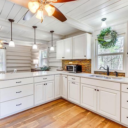 Dog-Friendly Hiawassee Cabin With Decks And Fire Pit! Exterior photo