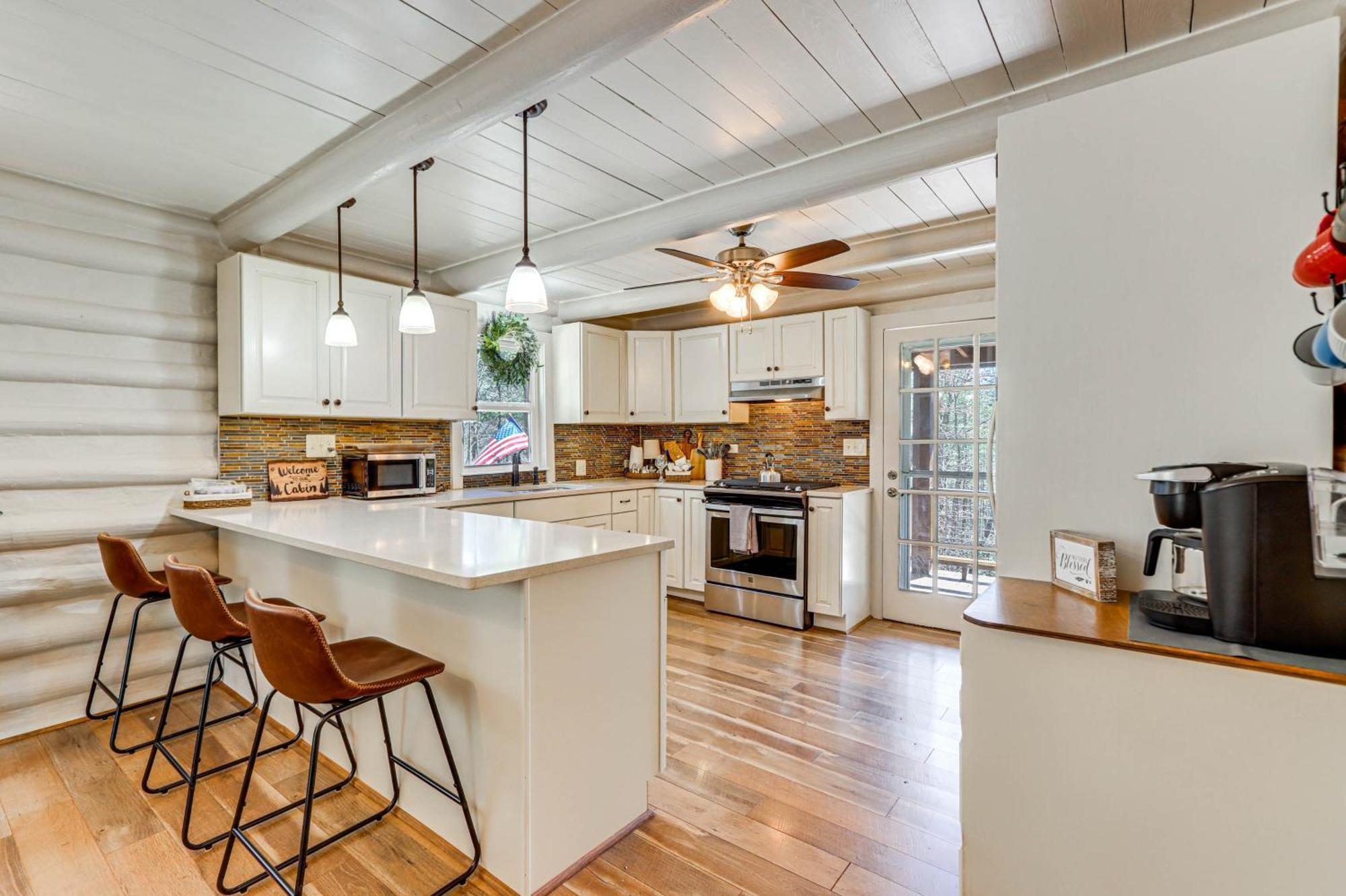Dog-Friendly Hiawassee Cabin With Decks And Fire Pit! Exterior photo