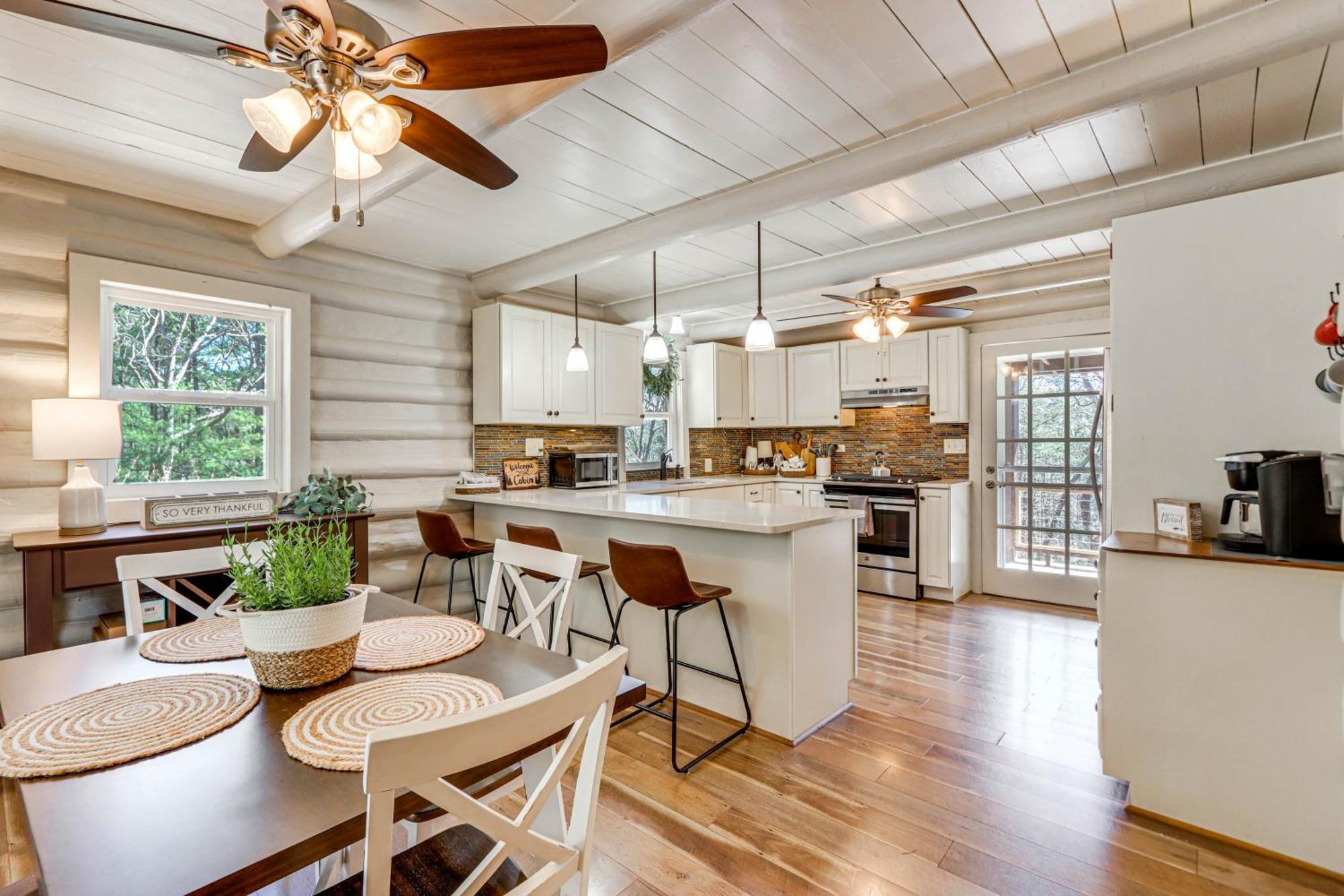 Dog-Friendly Hiawassee Cabin With Decks And Fire Pit! Exterior photo