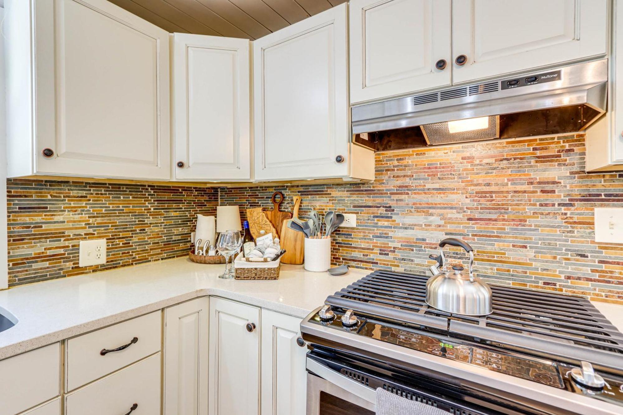 Dog-Friendly Hiawassee Cabin With Decks And Fire Pit! Exterior photo
