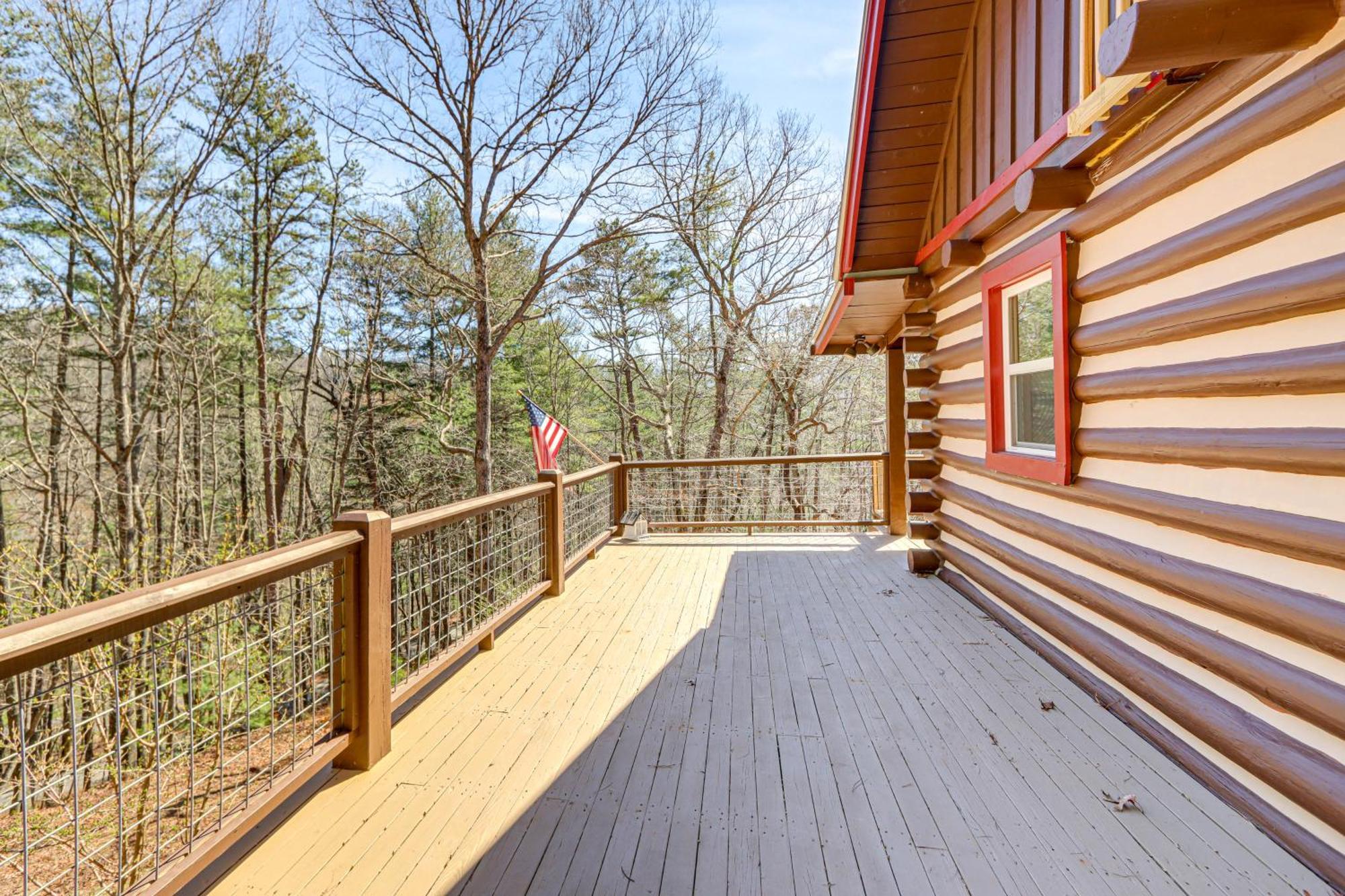 Dog-Friendly Hiawassee Cabin With Decks And Fire Pit! Exterior photo