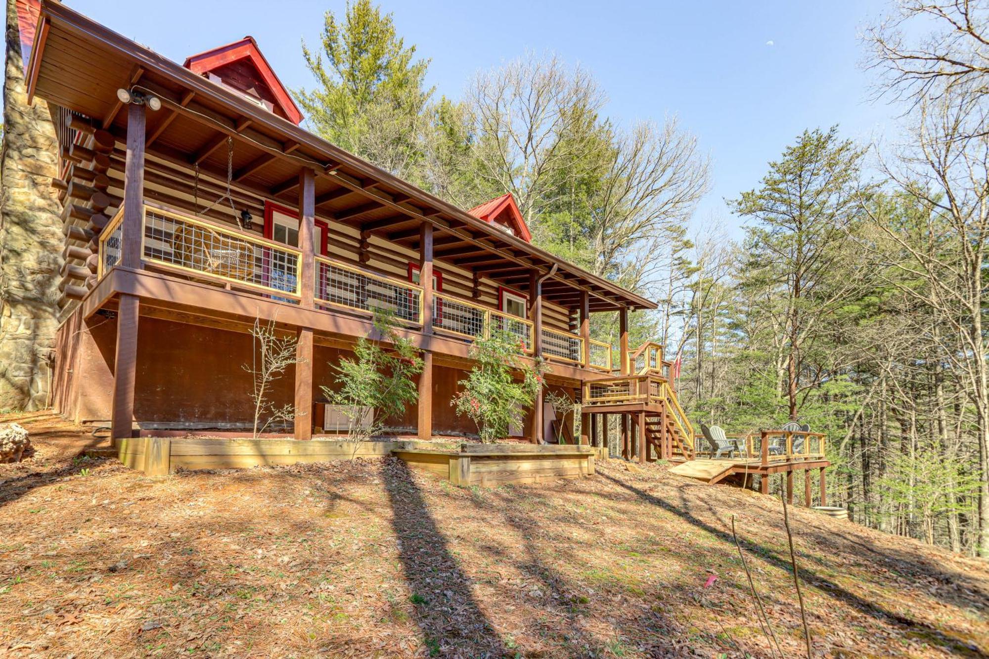 Dog-Friendly Hiawassee Cabin With Decks And Fire Pit! Exterior photo