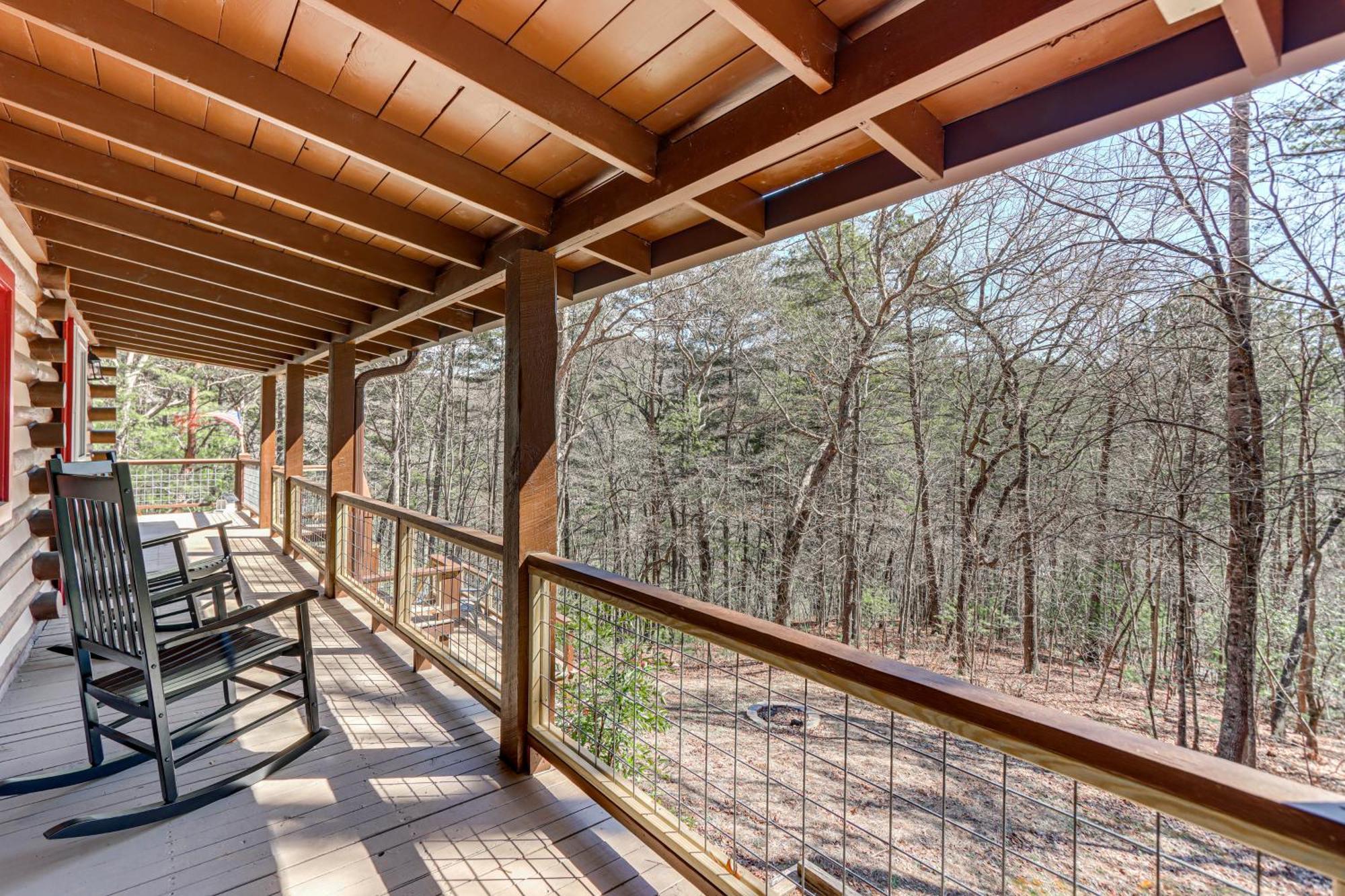 Dog-Friendly Hiawassee Cabin With Decks And Fire Pit! Exterior photo