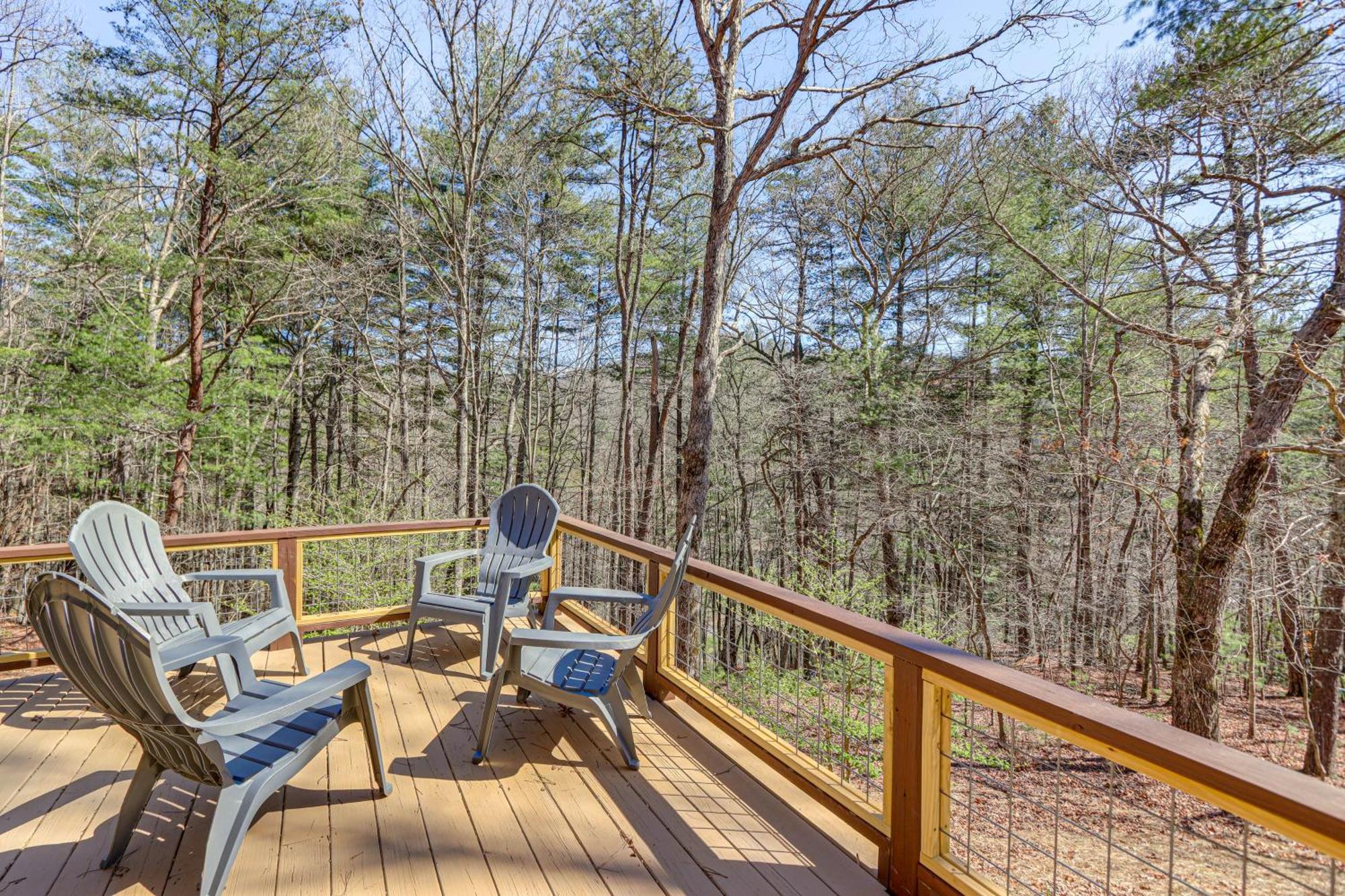 Dog-Friendly Hiawassee Cabin With Decks And Fire Pit! Exterior photo